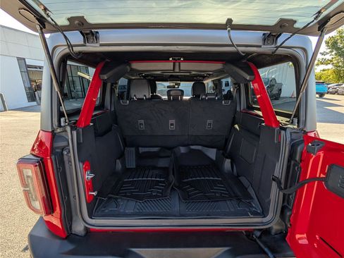 Used 2023 Ford Bronco Wildtrak image 13