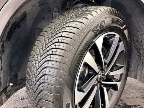 Used 2022 Volkswagen Tiguan S image 34