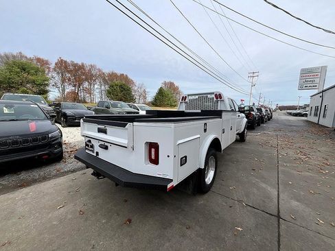 New 2026 RAM 5500 4x4 Crew Cab image 10