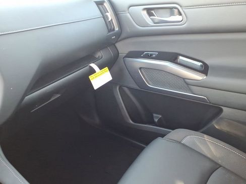 New 2026 Nissan Pathfinder SL image 23