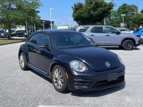 Used 2018 Volkswagen Beetle 2.0T Coast FWD image 3