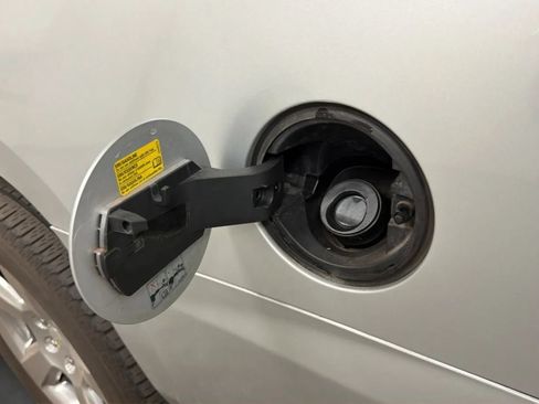 Used 2018 Chevrolet Suburban Premier RWD image 29