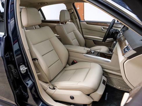 Used 2014 Mercedes-Benz E 350 4MATIC Sedan image 33