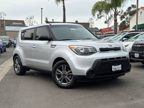 Used 2016 Kia Soul image 2