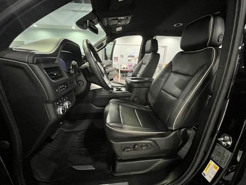 Certified 2023 GMC Yukon XL SLT w/ SLT Luxury Package image 10