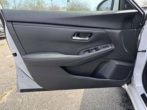 Used 2023 Nissan Sentra SV w/ All-Weather Package FWD image 8