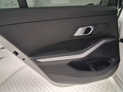 Used 2020 BMW 330i Sedan w/ Driving Assistance Package RWD image 32