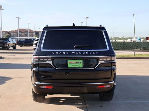 Used 2023 Jeep Grand Wagoneer 4WD image 5