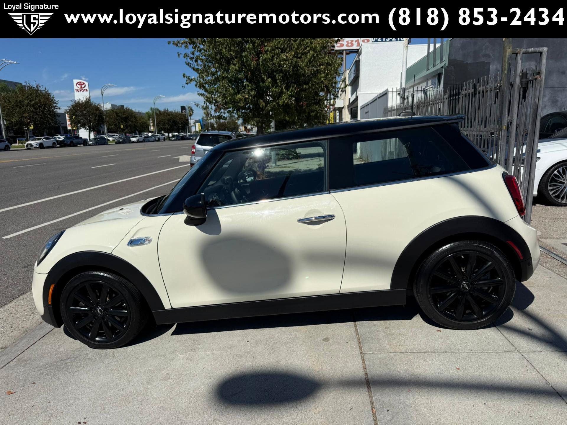 Used 2019 MINI Cooper S w/ Premium Package FWD image 4