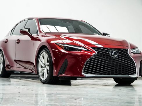 Used 2024 Lexus IS 300 w/ Comfort Package RWD image 4