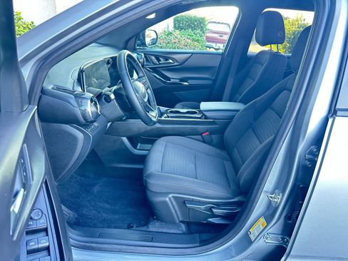 Used 2025 Chevrolet Equinox LT image 27