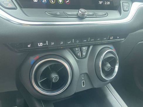 Used 2024 Chevrolet Blazer LT FWD image 25