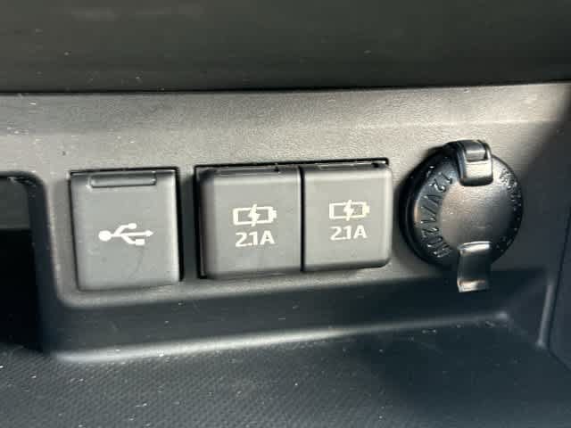 Used 2021 Toyota Highlander XSE FWD image 34