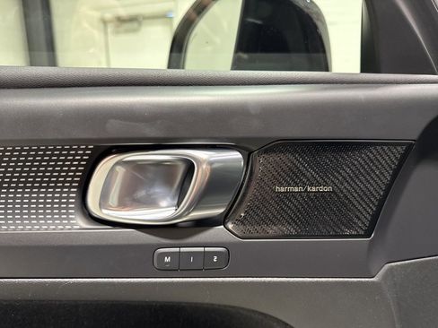 Used 2021 Volvo XC40 T5 R-Design w/ Climate Package image 16