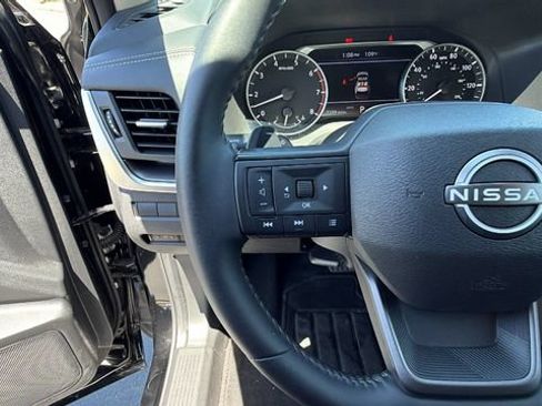 Used 2025 Nissan Rogue SV AWD/4WD image 27