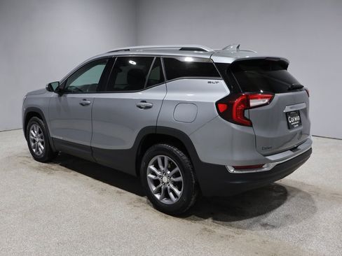 Used 2024 GMC Terrain SLT image 4