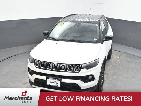 Used 2025 Jeep Compass Limited AWD/4WD image 25