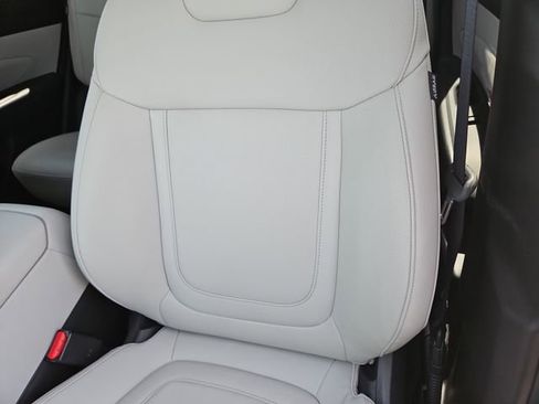Used 2025 Hyundai Tucson SEL FWD image 14
