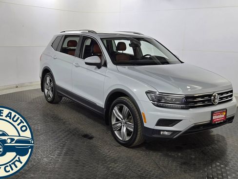 Used 2018 Volkswagen Tiguan SEL Premium image 1