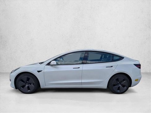 Used 2022 Tesla Model 3 RWD image 9