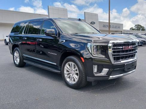 Used 2021 GMC Yukon XL SLT AWD/4WD image 2