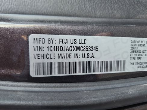 Used 2021 Dodge Durango SXT image 24