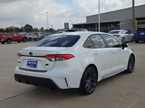 Used 2024 Toyota Corolla SE FWD image 3