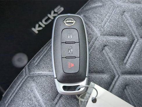 New 2025 Nissan Kicks SV image 26