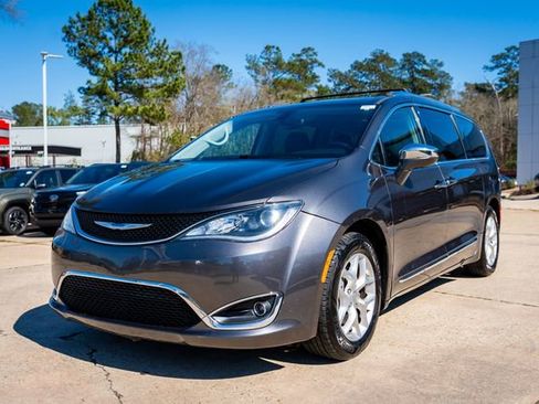 Used 2020 Chrysler Pacifica Limited image 11