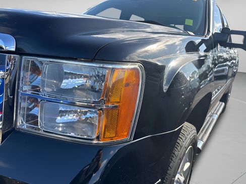 Used 2013 GMC Sierra 2500 Denali w/ Suspension Package, Off-Road image 13