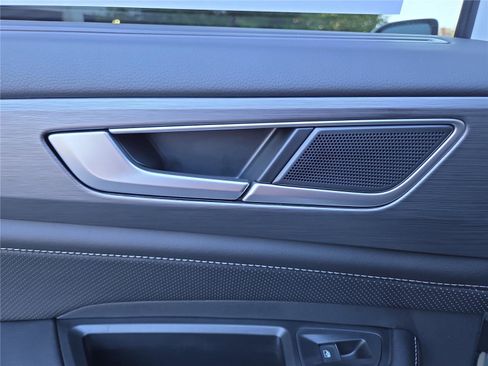 New 2026 Volkswagen Atlas Cross Sport SE image 25