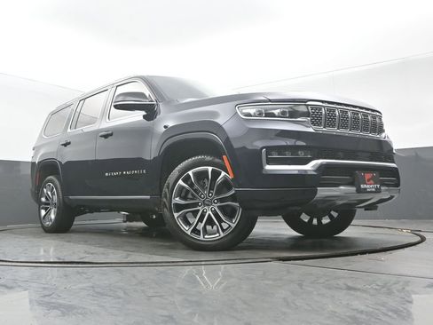 Used 2023 Jeep Grand Wagoneer Series III AWD/4WD image 32