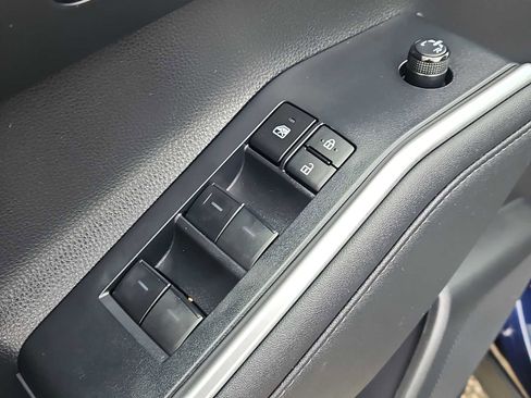 Used 2023 Toyota Highlander XSE image 13