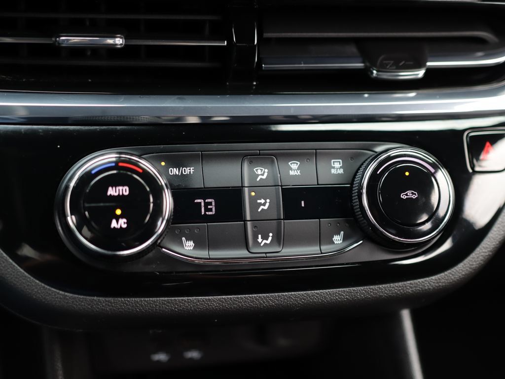 Used 2025 Buick Envista Sport Touring w/ Convenience I Package FWD image 15