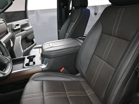 Used 2024 Chevrolet Silverado 2500 High Country w/ High Country Premium Package AWD/4WD image 14