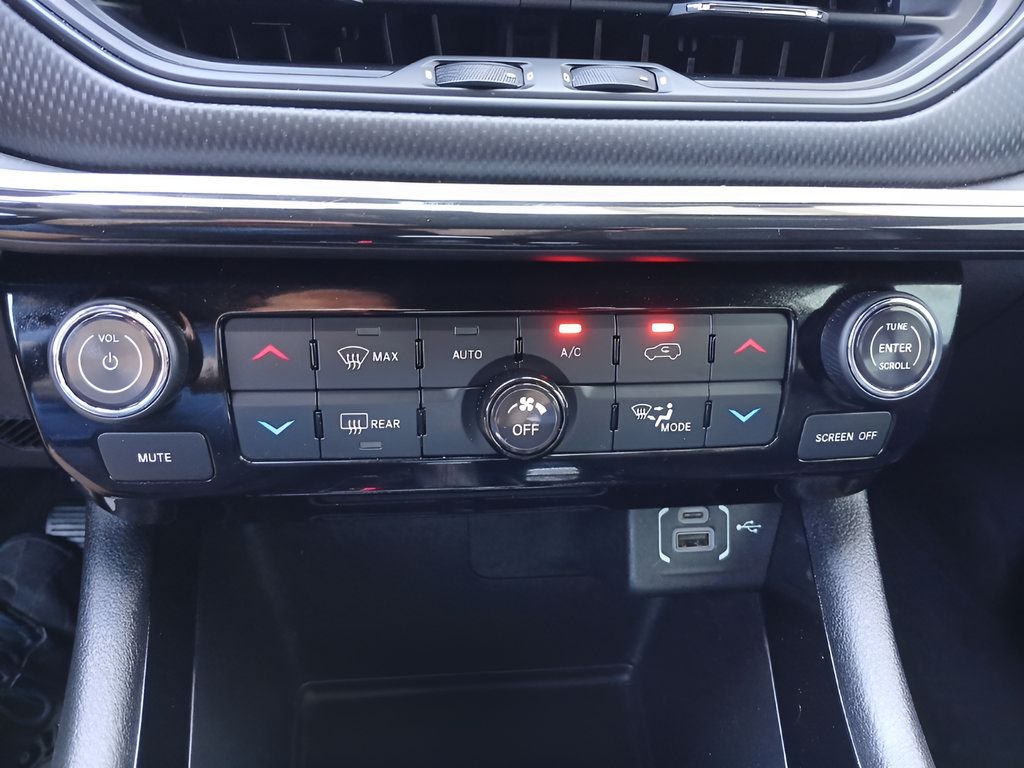 Used 2023 Jeep Compass Trailhawk w/ Trailhawk Elite Group AWD/4WD image 17