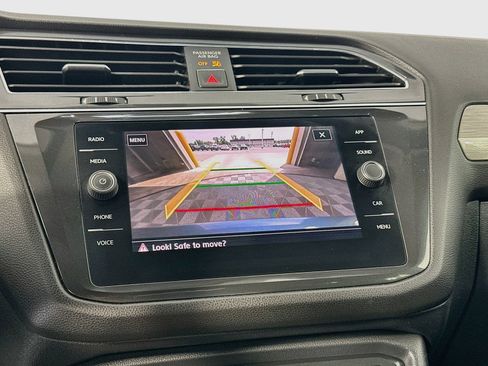 Used 2018 Volkswagen Tiguan SE FWD image 13