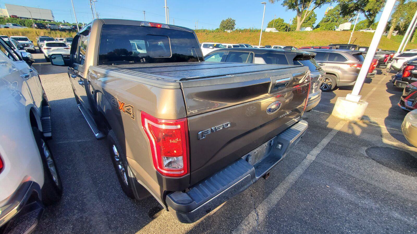 Used 2015 Ford F150 XLT w/ Equipment Group 302A Luxury AWD/4WD image 8