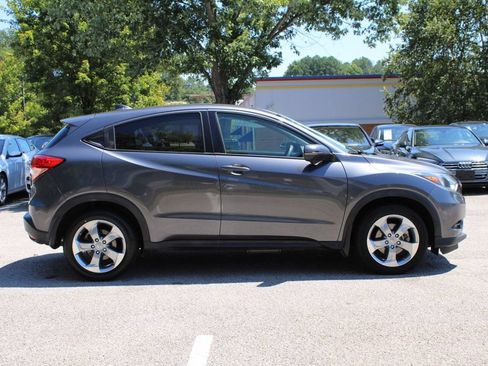 Used 2017 Honda HR-V EX image 5