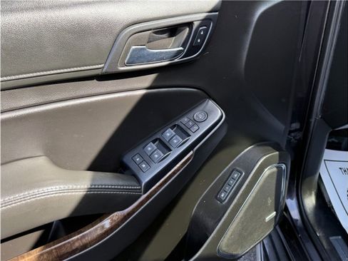 Used 2017 Chevrolet Suburban LT image 15