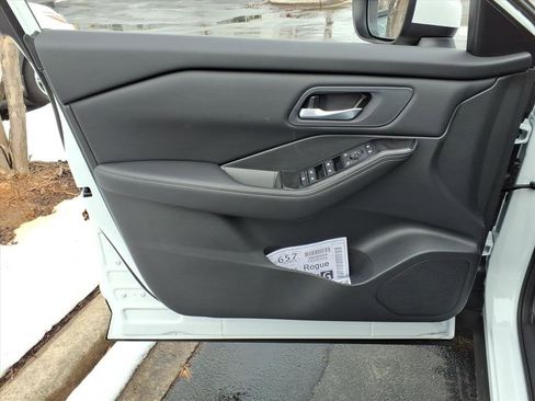 New 2026 Nissan Rogue SV image 8