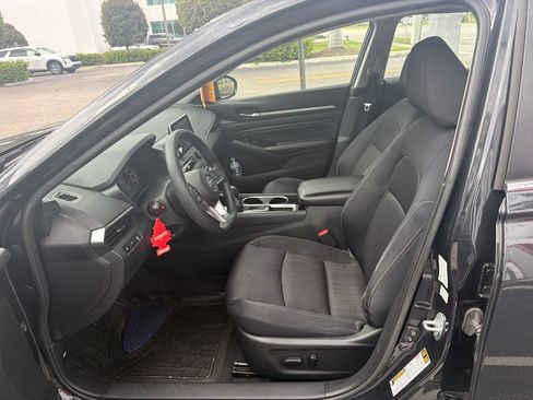 Used 2021 Nissan Altima 2.5 SV FWD image 5
