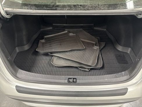 Used 2020 Toyota Corolla LE image 14