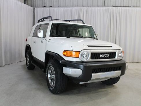 Used 2013 Toyota FJ Cruiser 4WD w/ Upgrade Pkg image 37