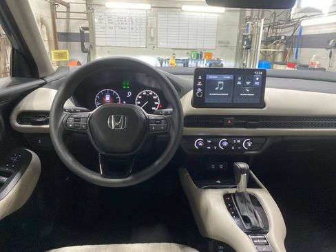Certified 2027 Honda HR-V LX image 17
