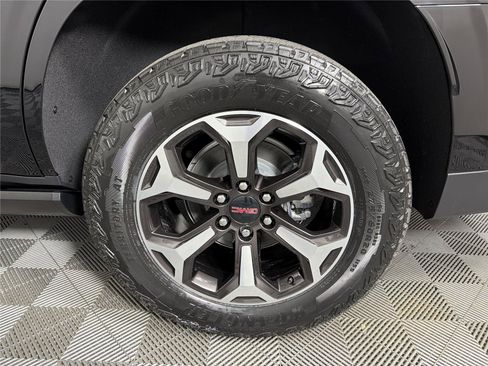 New 2026 GMC Yukon AT4 Ultimate w/ LPO, Floor Liner Package AWD/4WD image 22