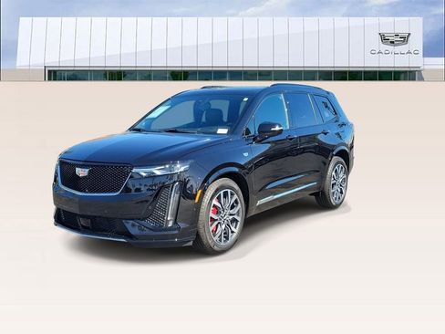 Used 2025 Cadillac XT6 Sport w/ Technology Package image 4