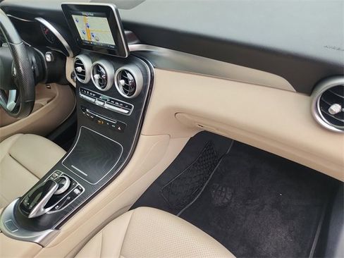 Used 2017 Mercedes-Benz GLC 300 image 28