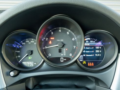 Certified 2026 Porsche Macan image 28