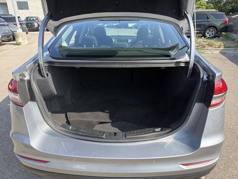 Used 2020 Ford Fusion SE FWD image 31
